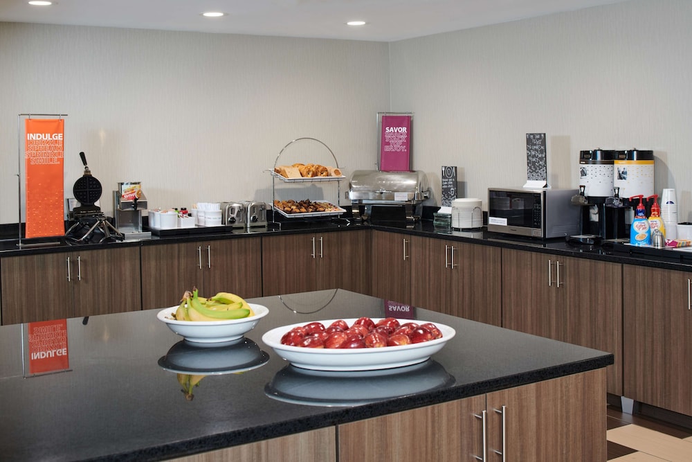 Hampton Inn & Suites Chapel Hill Durham Area - photo 33