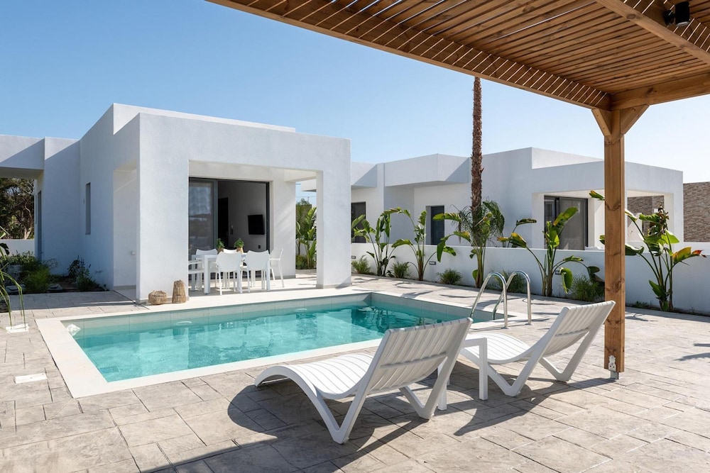 Villa Salty Sun 2 in Kremasti — 4-Star Luxury Hotel in Rodos, Greece