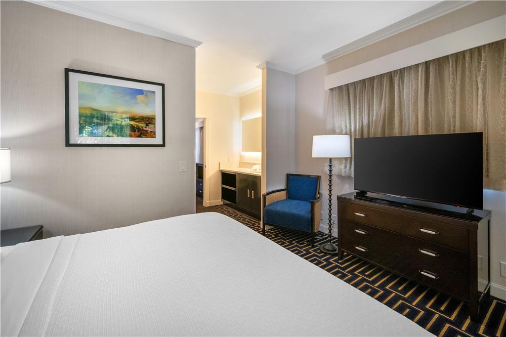 Best Western Plus Palm Court Hotel - photo 24
