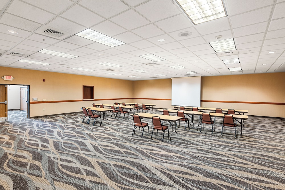 Boarders Inn & Suites Shawano - photo 55