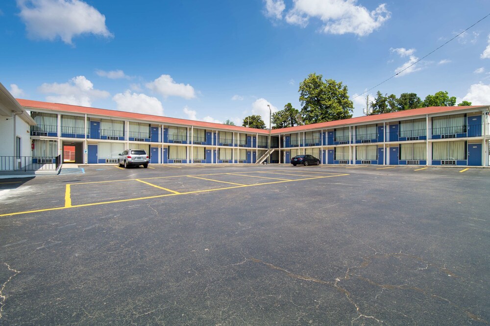 American INN of Orangeburg - photo 50