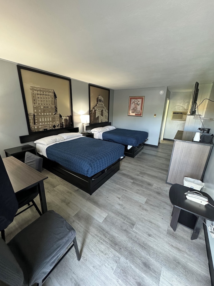 Acorn Motel - photo 7