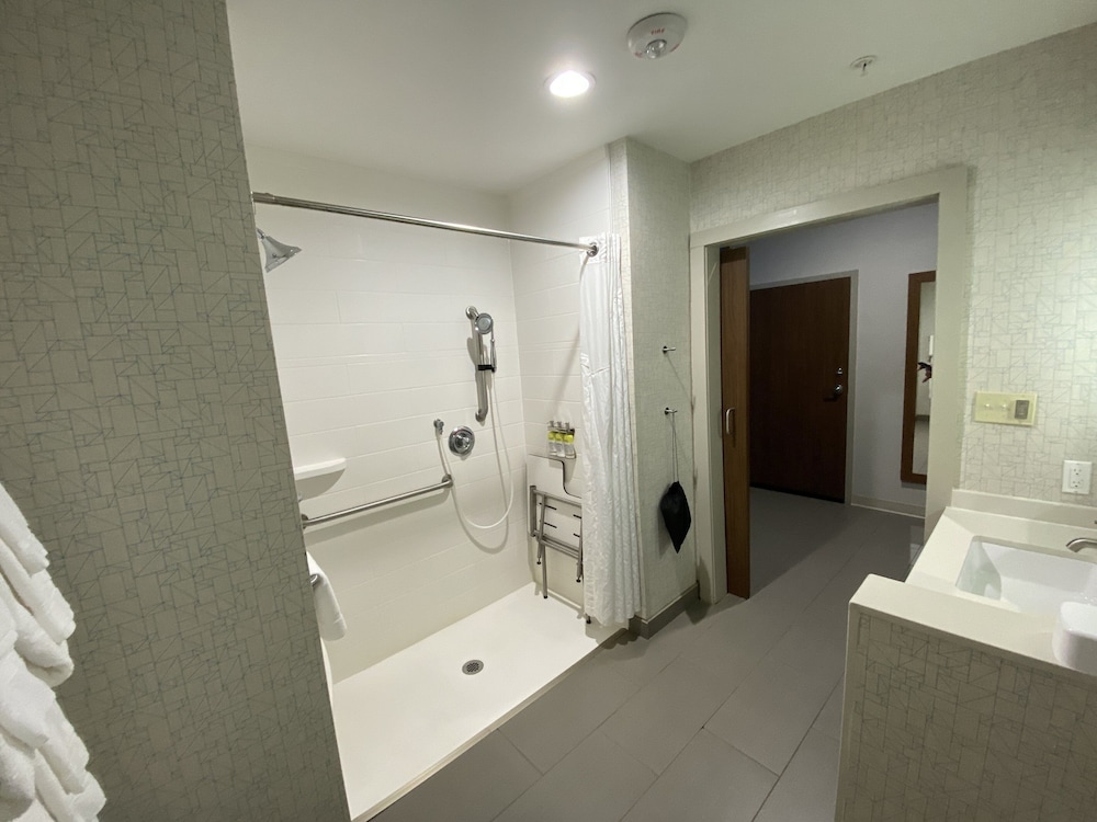 Holiday Inn Express Pineville Alexandria Area by IHG - photo 41