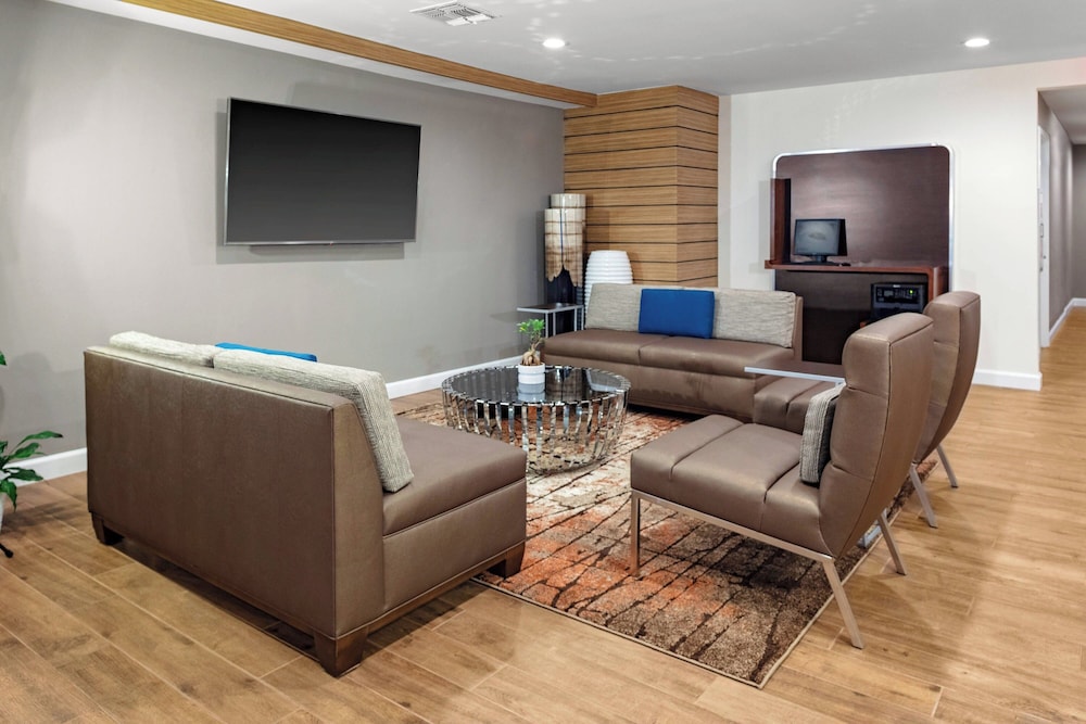 TownePlace Suites by Marriott Dallas Plano Legacy - photo 3