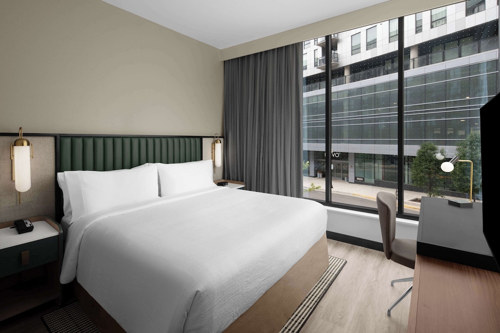 Embassy Suites by Hilton Madison Downtown - photo 8