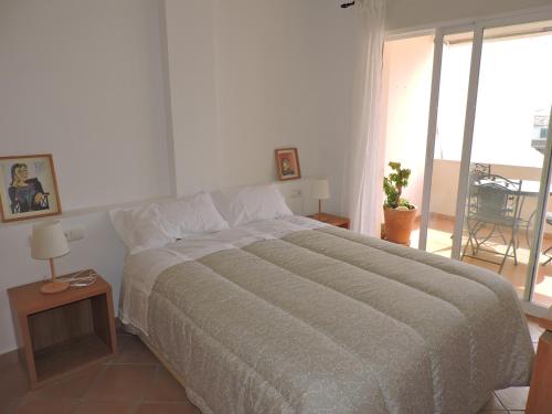 Bonito Atico Con Terraza — hotel in Altea
