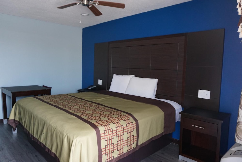 Star Light Inn - photo 25