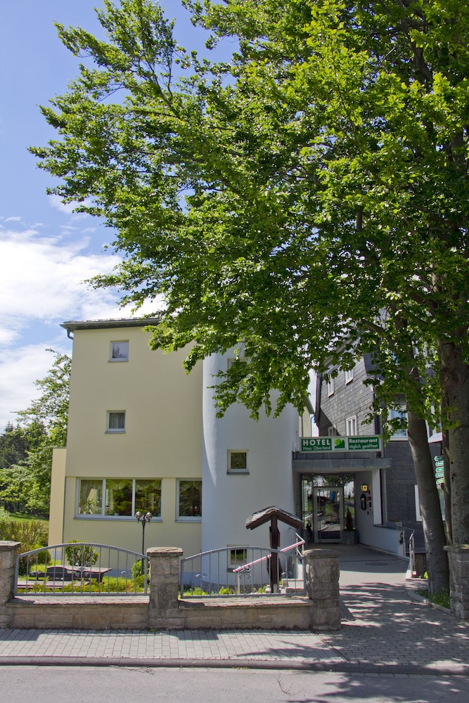 Hotel Haus Oberland — hotel in Masserberg