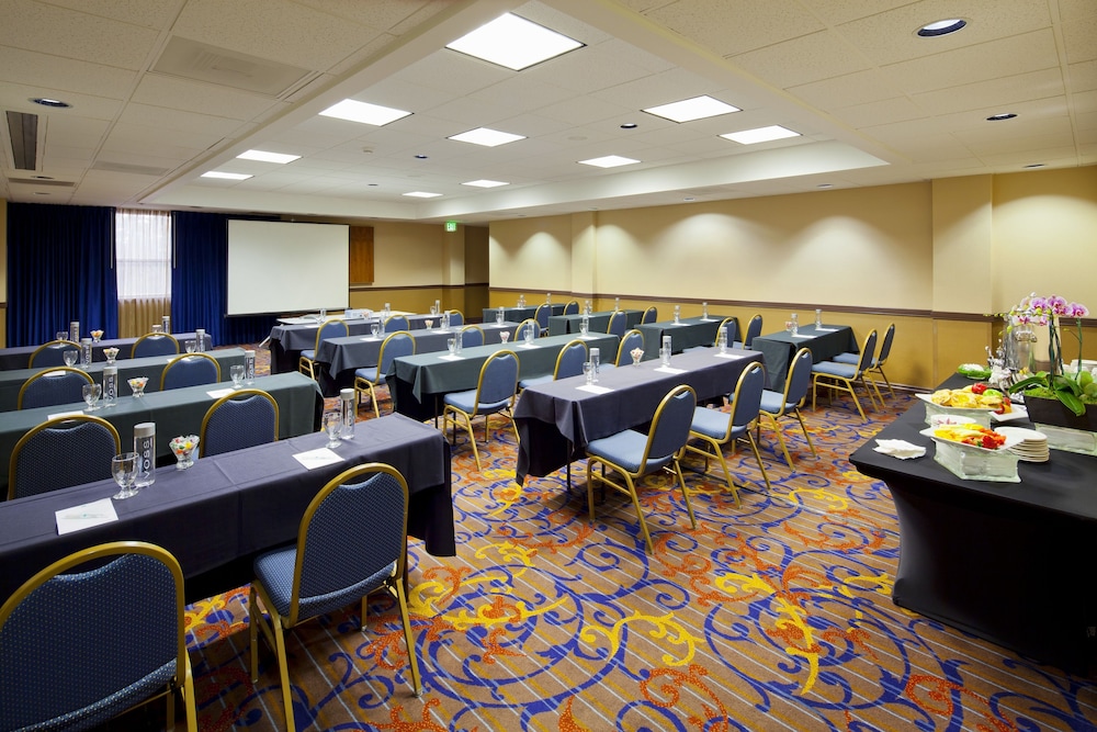 Embassy Suites by Hilton Santa Clara Silicon Valley - photo 73