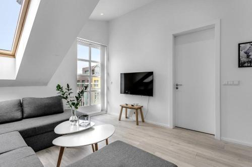Luxury Nest 2B 1B Heart of downtown Free parking