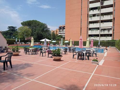 Alloggio Per Uso Turistico Falcocchio Massimo — 4-Star Luxury Hotel in Rome, Italy