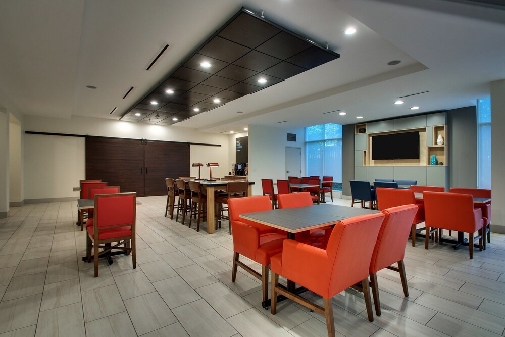Holiday Inn Express Lexington North Georgetown by IHG - photo 25
