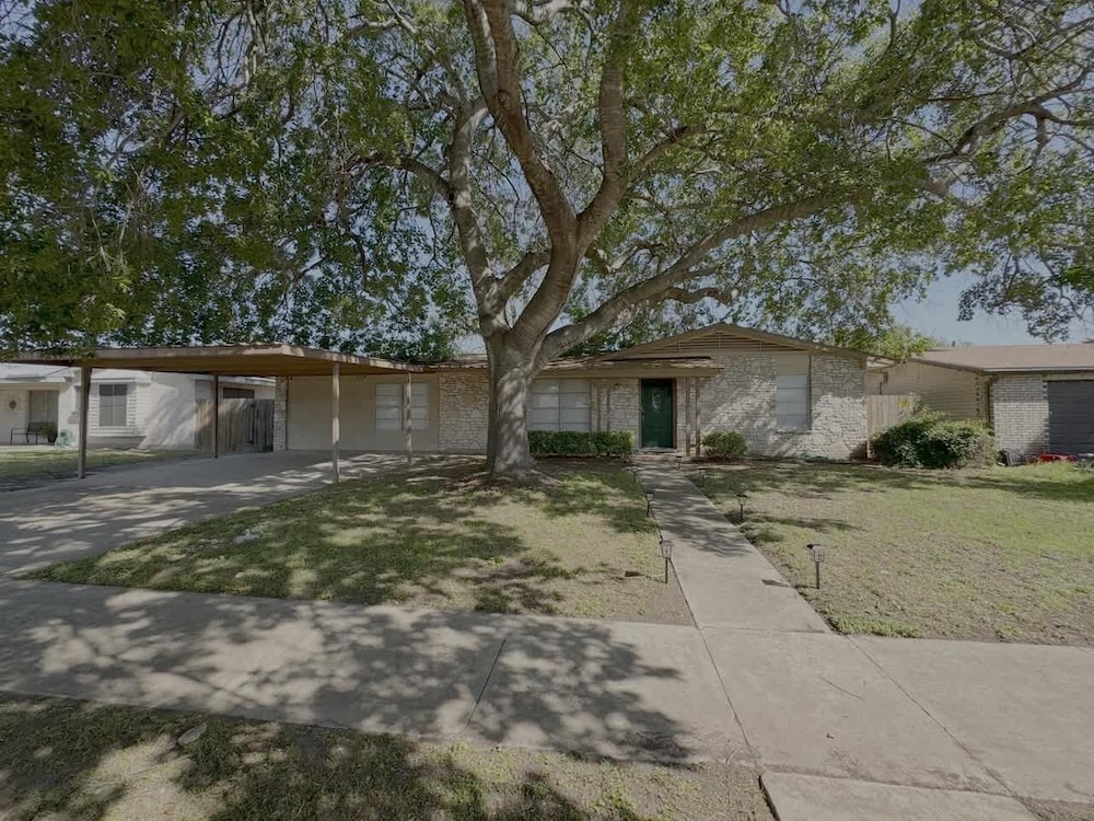 Latigo Haven 7 Mins to Lackland in San Antonio, United States