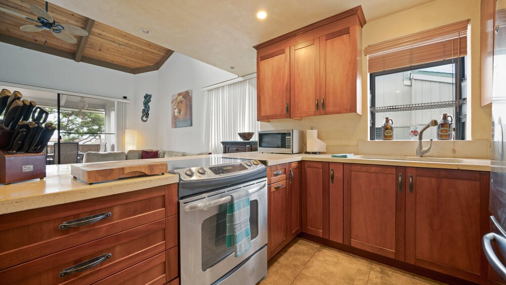 Kailua Bay Resort 3301 Two Bedroom Condo - photo 12
