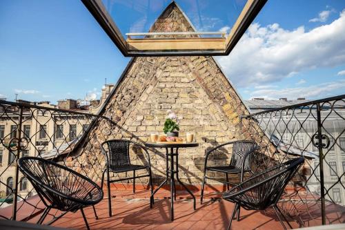 Luxury apartment in Gediminas avenue with terrace — 4-Star Luxury Hotel in Vilnius, Lithuania