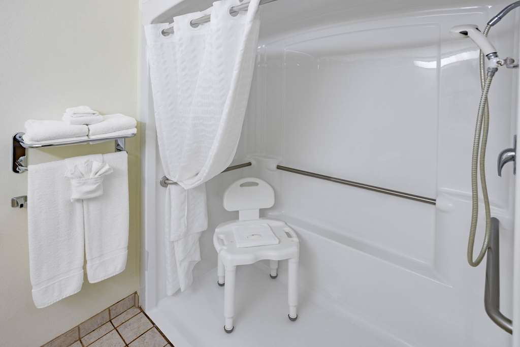Microtel Inn & Suites by Wyndham Plattsburgh - photo 16
