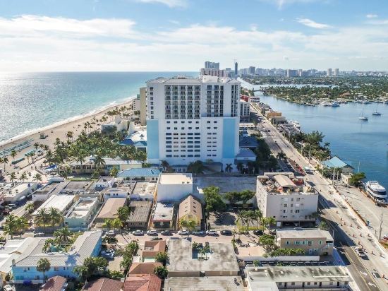 Hollywood Beach Inn - photo 17