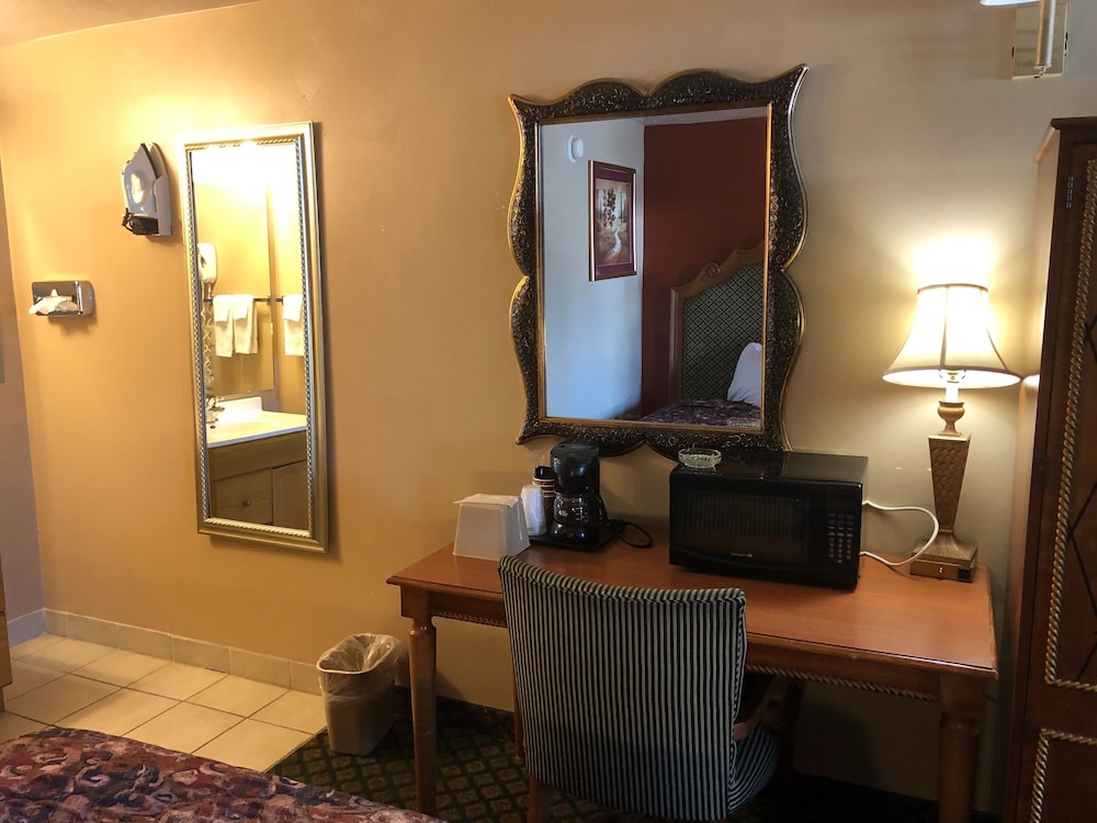 Riverton Inn & Suites - photo 11