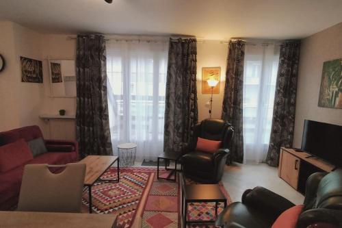 Spacious Flat Close To the Railway Station in Troyes, France