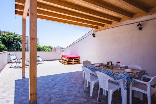 Ibiscus Apartment with Terrace by Wonderful Italy — 4-Star Luxury Hotel in Siracusa, Italy