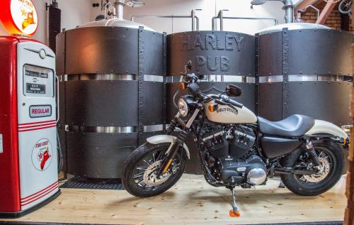 Penzion Harley Pub — hotel in Otrokovice