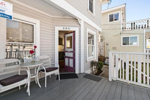 216WA 216 Whittley A in Avalon, United States