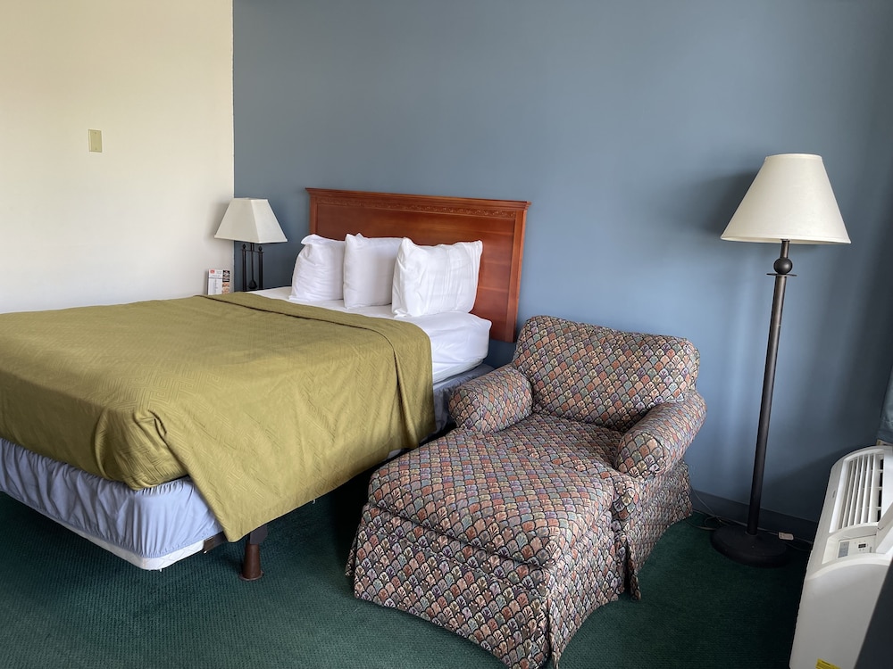 Econo Lodge Altoona I 99 - photo 8