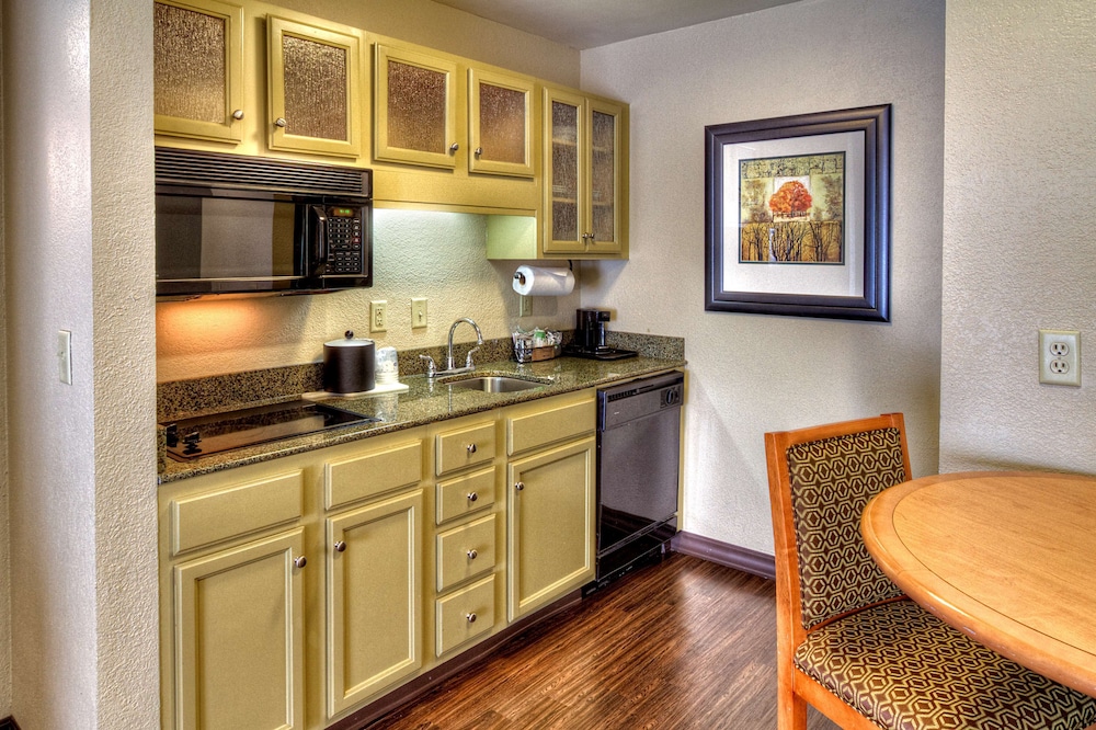 Hampton Inn & Suites Nashville Vanderbilt Elliston Place - photo 17
