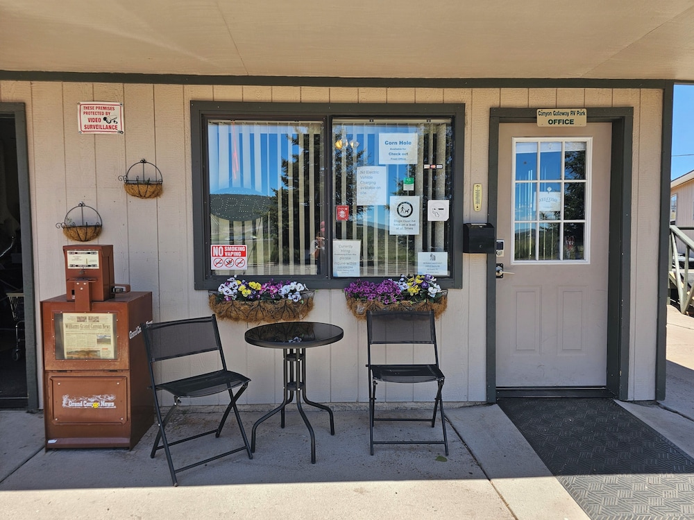 Grand Canyon RV Glamping - photo 2