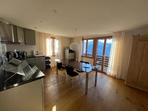 Chalet Friesli Beatenberg — 4-Star Luxury Hotel in Beatenberg, Switzerland