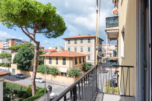 GuestHost Marradi Apartment with Balcony — 4-Star Luxury Hotel in Livorno, Italy