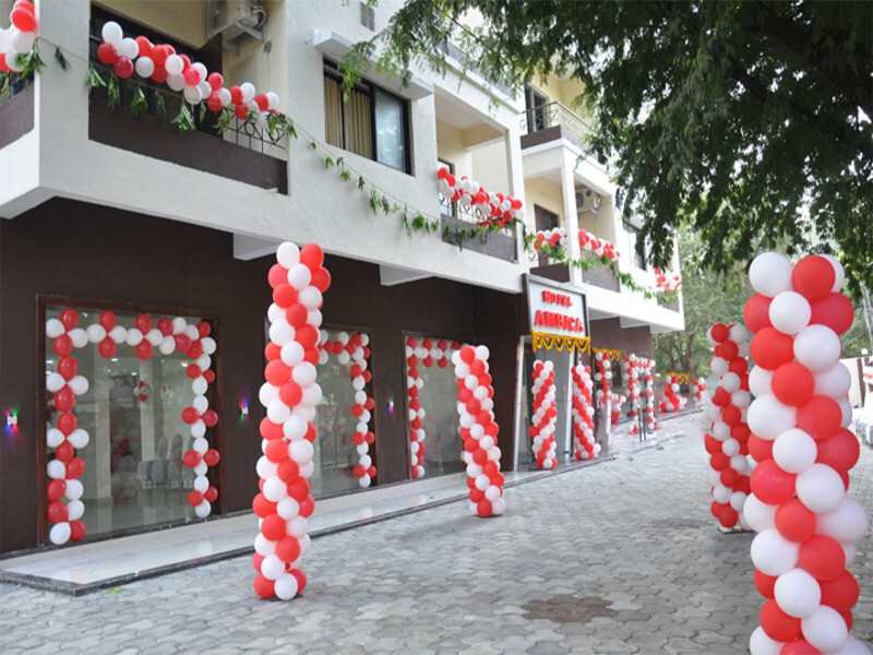 OYO 16880 Hotel Ambica — hotel in Pardi