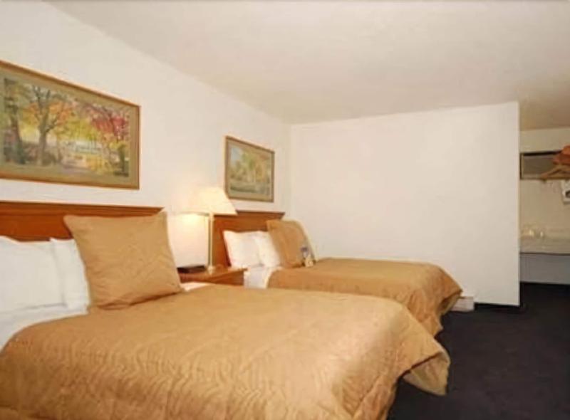 Corn Palace Inn - photo 7