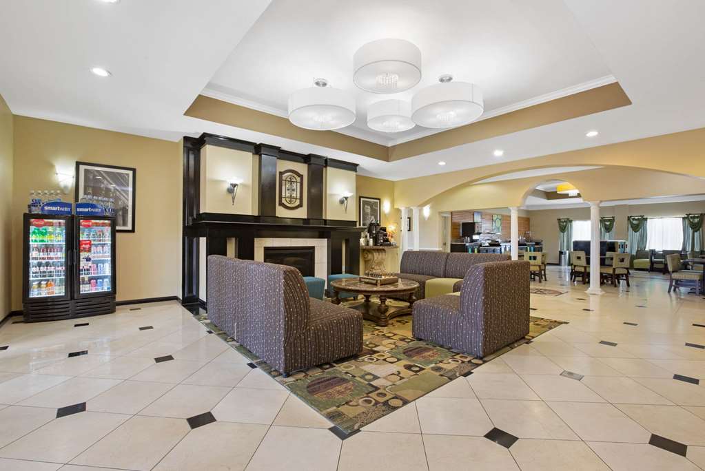 La Quinta Inn & Suites by Wyndham Pearland Houston South - photo 6