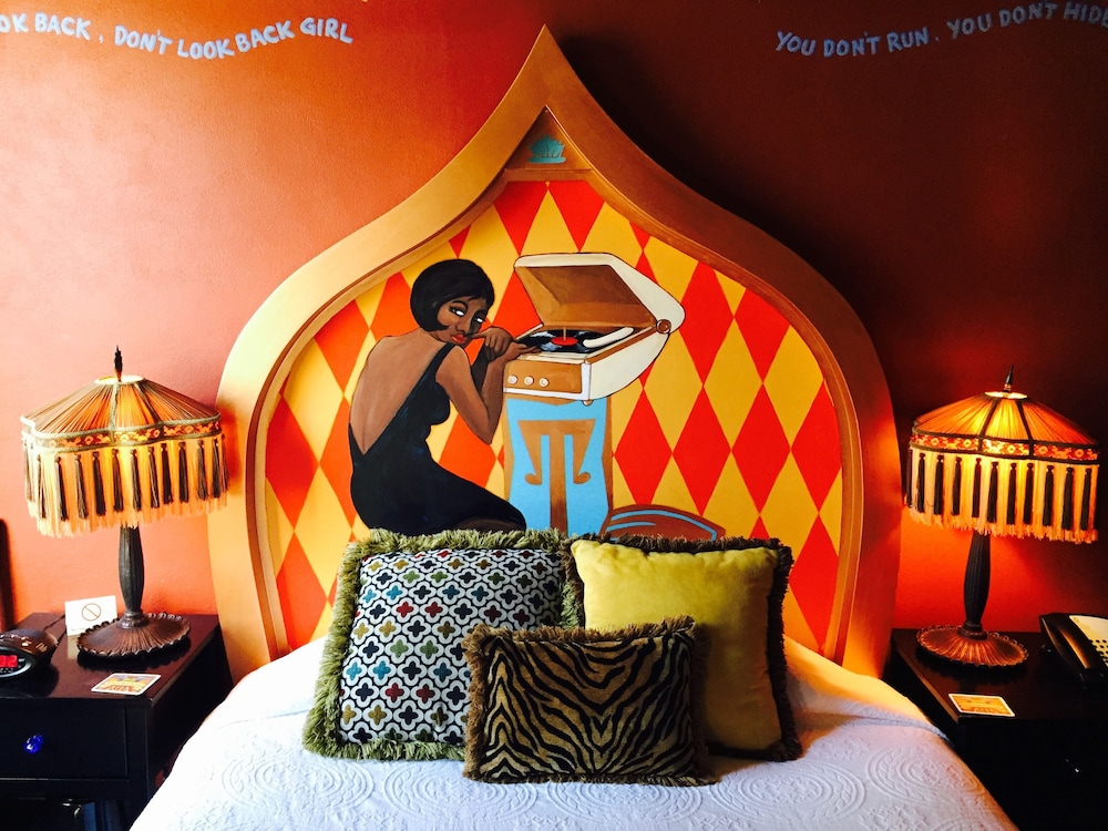 McMenamins Crystal Hotel - photo 6