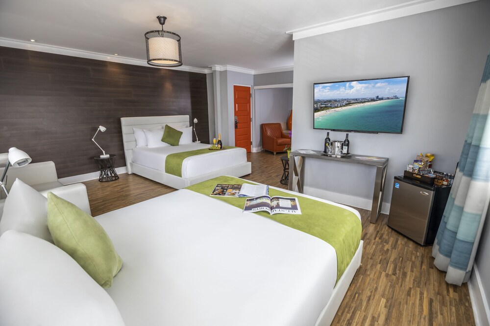 Chesterfield Hotel & Suites - photo 30