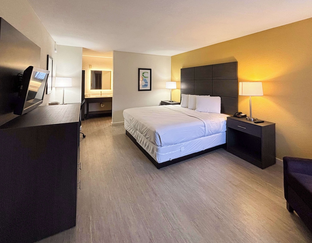 Sunset Inn Northlake - photo 18