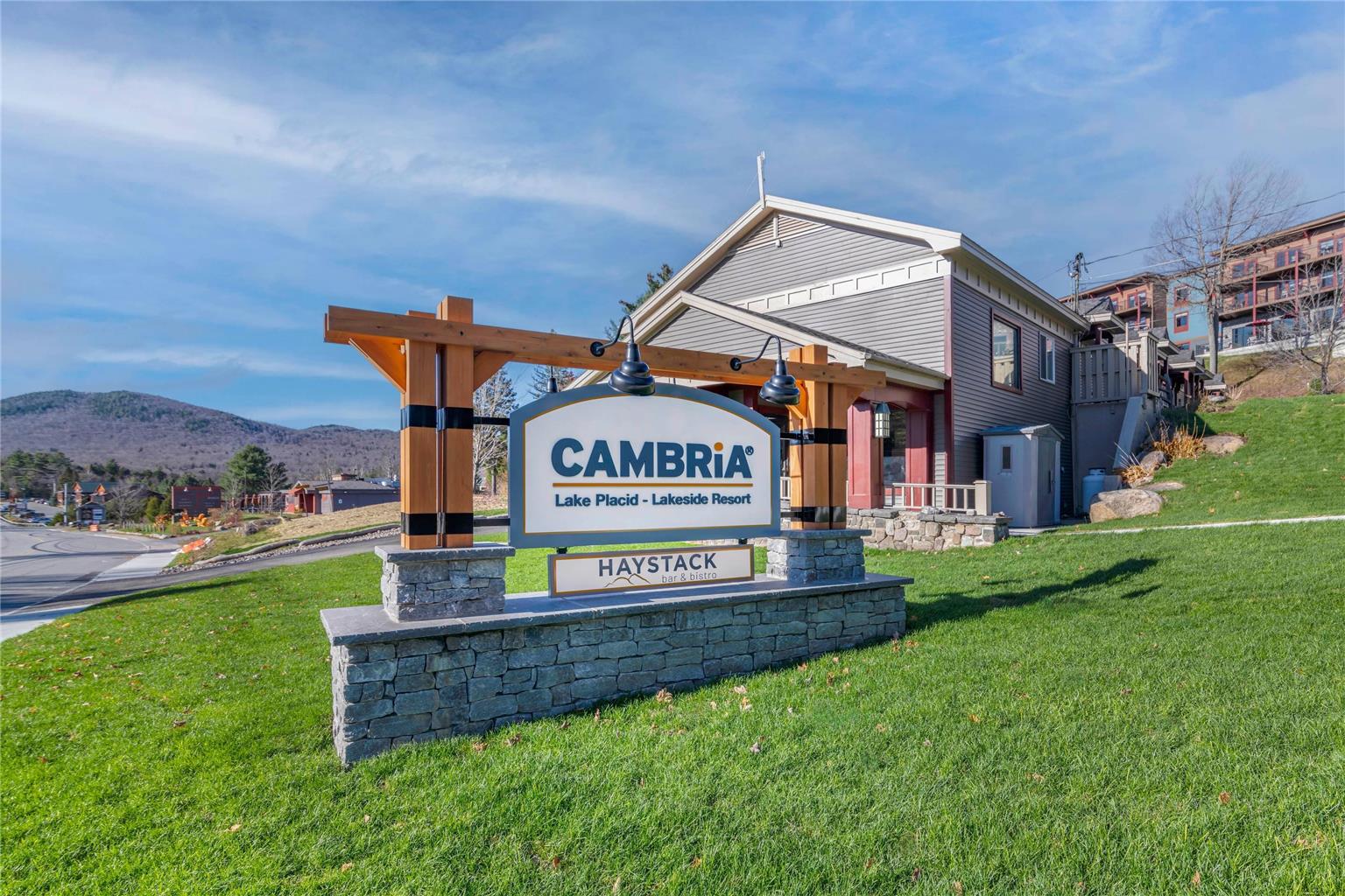 Cambria Hotel Lake Placid Lakeside Resort - photo 4