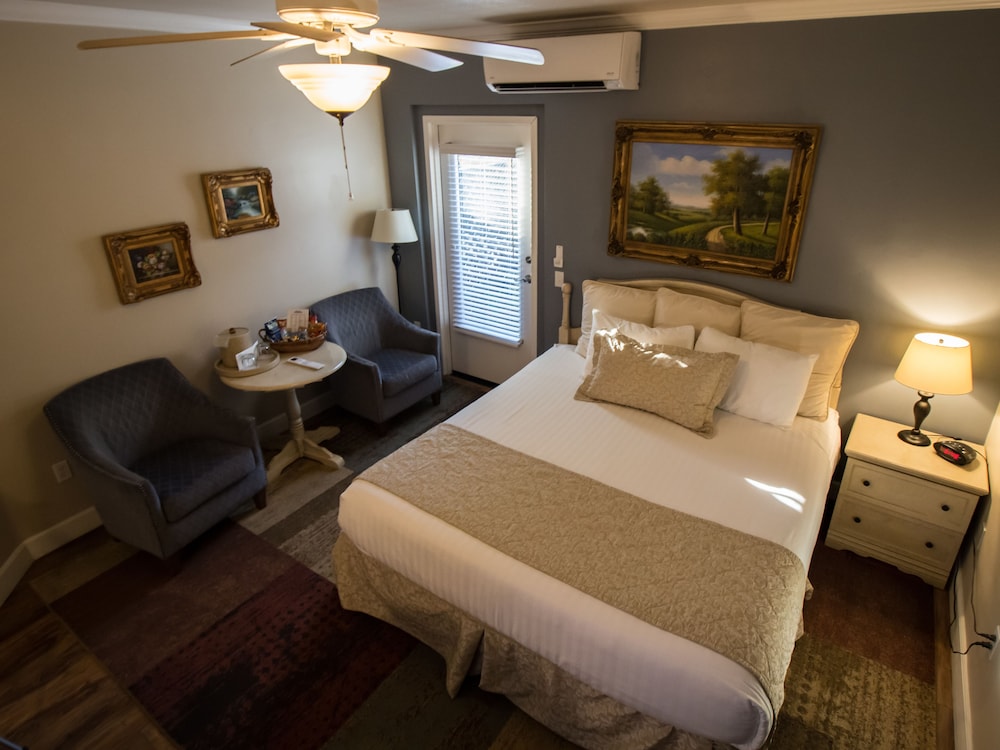 Grass Valley Courtyard Suites - photo 10