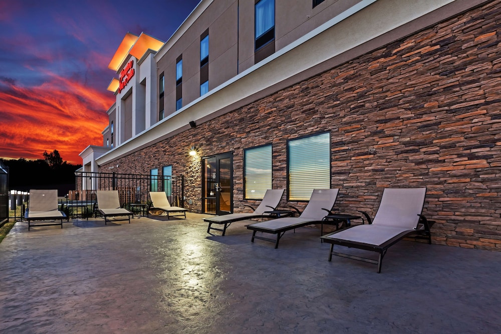 Hampton Inn & Suites Claremore - photo 46