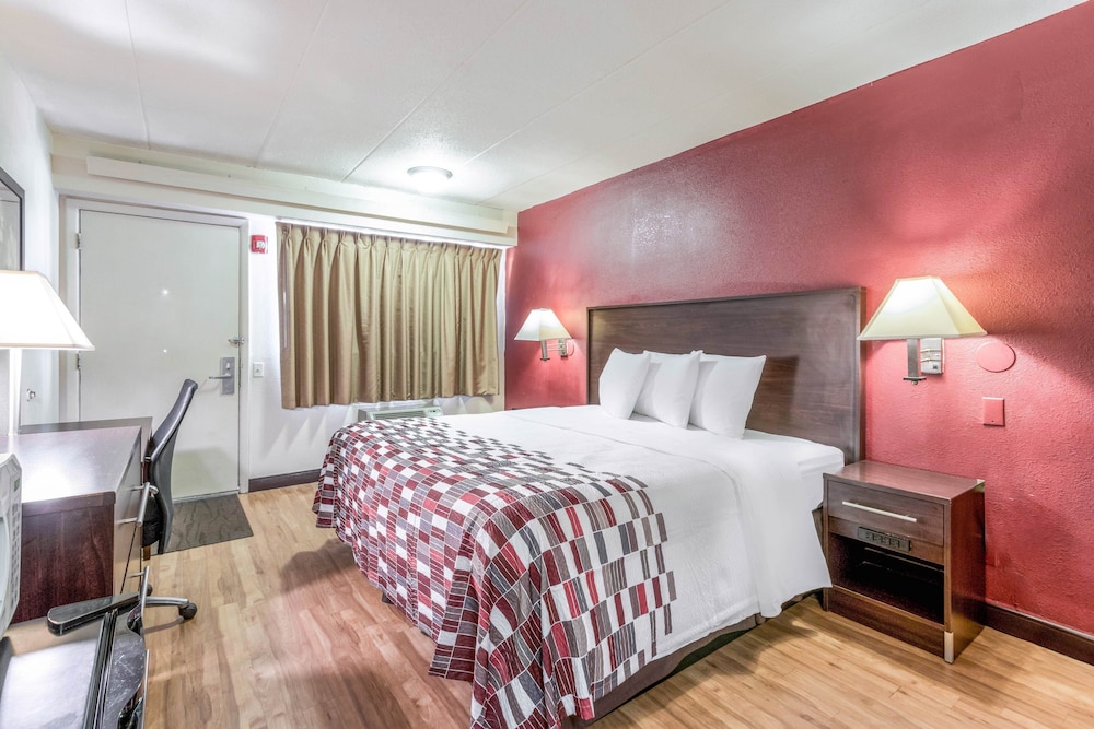 Red Roof Inn Columbia MO - photo 12