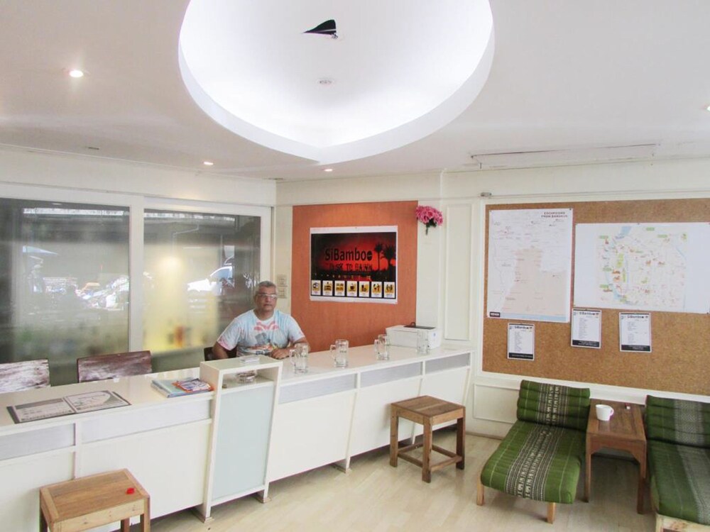 SiBamboo Hostel & Bar