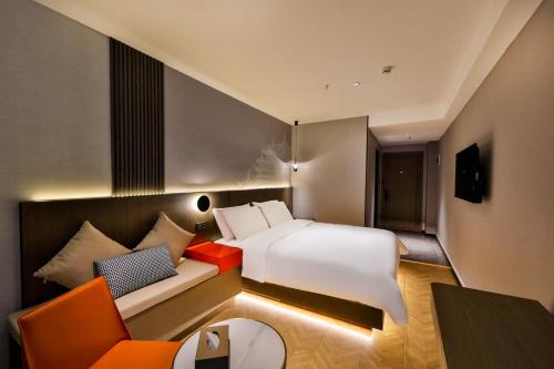 Manji Yunfan Hotel Shenyang Zhongjie North Station Forbidden City Dashuaifu Branch in Shenyang, People's Republic of China