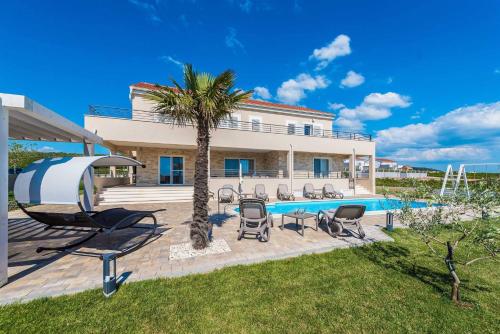 MY DALMATIA Villa Providenca with private heated pool — 4-Star Luxury Hotel in Sukosan, Croatia