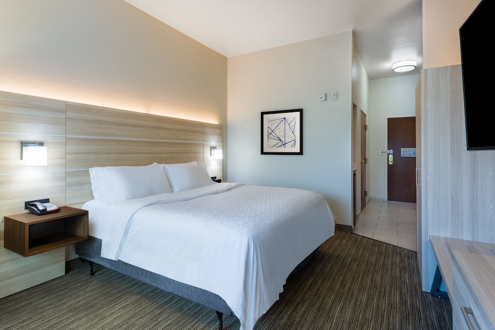 Holiday Inn Express Hotel & Suites Lewisburg by IHG - photo 9