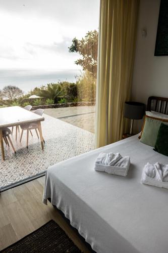 Idônea — 4-Star Luxury Hotel in Ponta Garca, Portugal