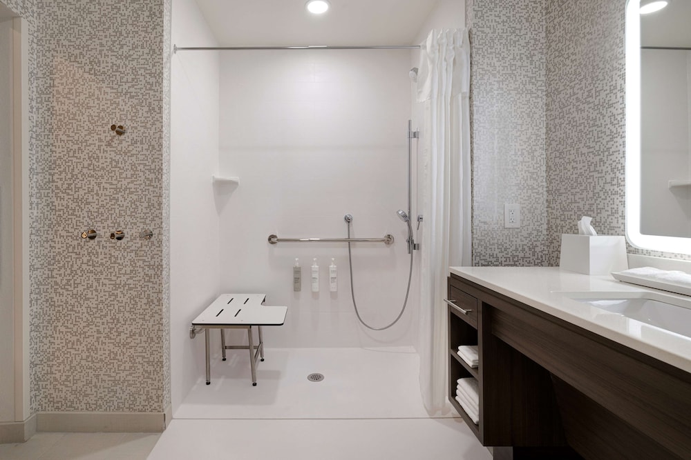 Home2 Suites by Hilton Redding - photo 34
