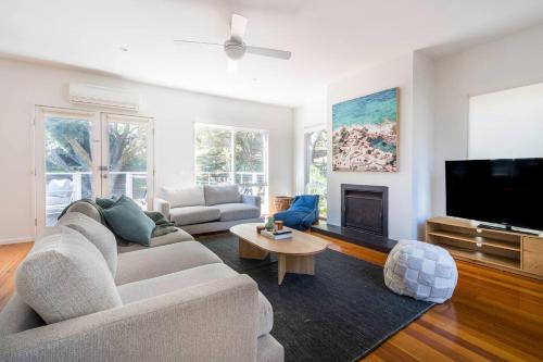 Moonah Retreat Coastal Serenity near Hot Springs in Sorrento, Australia