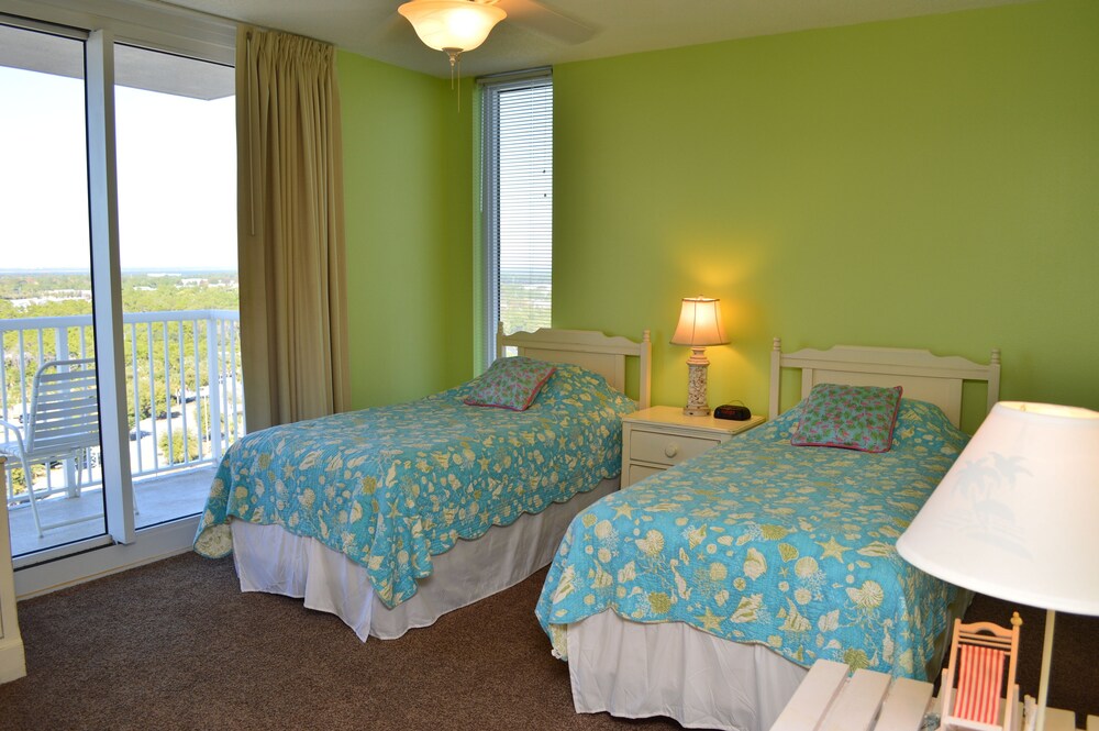 Pelican Beach Resort - photo 6