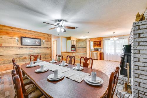 Quiet Abode w Gas Grill 5 Miles to Broken Bow in Broken Bow, United States